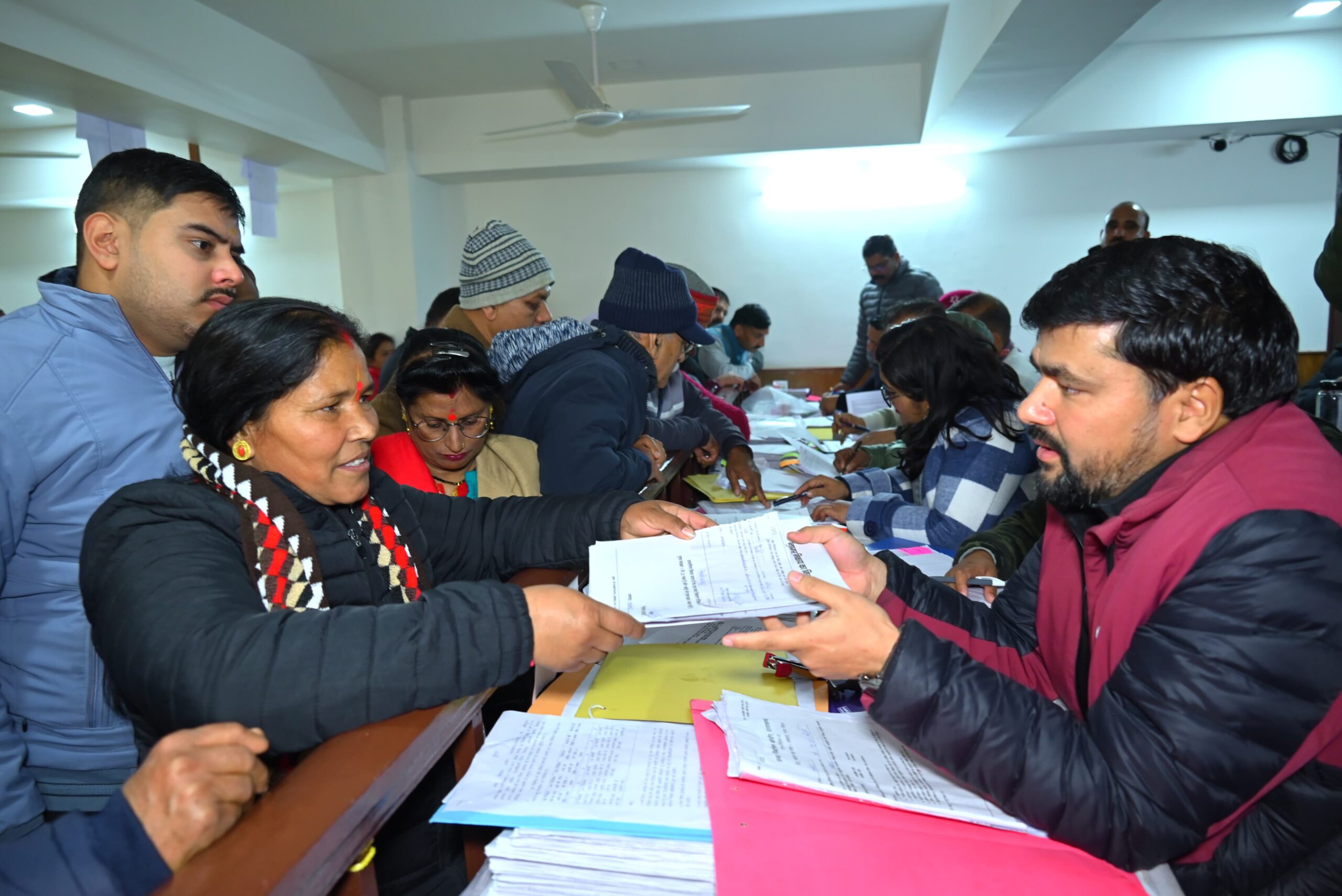 अल्मोड़ा जिले के नगर निकायों में नामांकन प्रपत्रों की बिक्री एवं नामांकन का विवरण