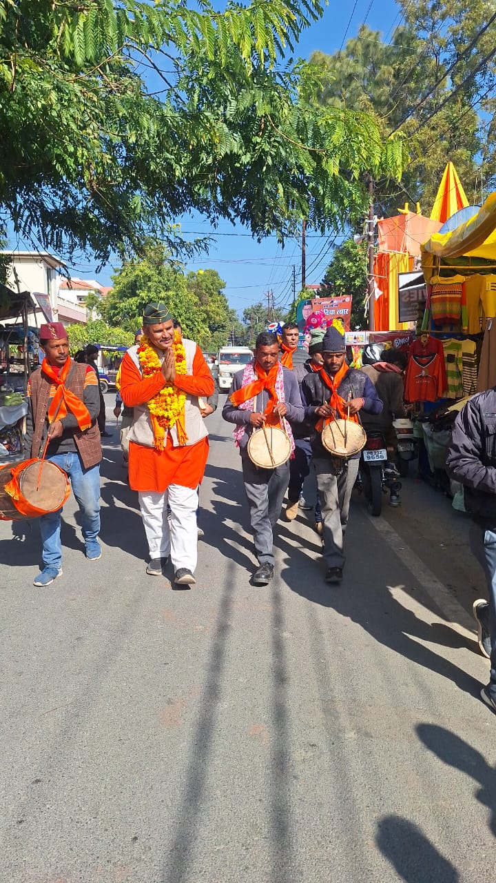 ढोल दमाऊँ लेकर फौजियों और पहाड़ियों को जगाने आया हूं : फौजी भुवन पांडेय (पहाड़ी हिन्दू)