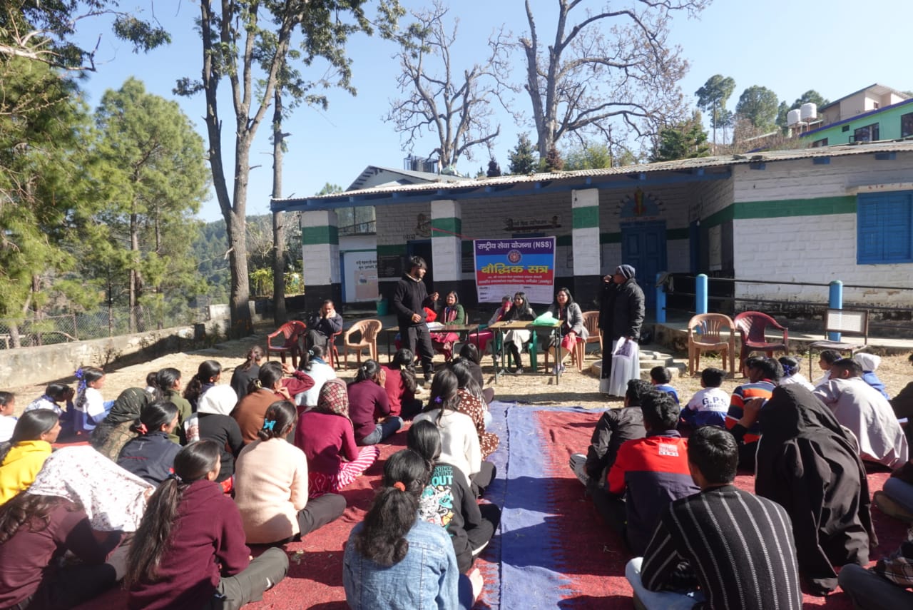 रानीखेत : एनएसएस स्वयंसेवकों ने किया स्वच्छता कार्यक्रम एवं सुंदरकांड पाठ