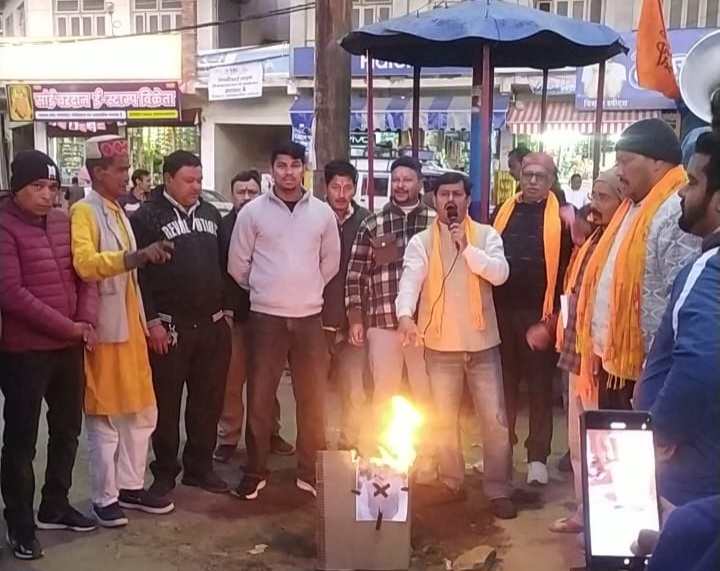 पहाड़ में बाहरी लोगों का अतिक्रमण बर्दाश्त नहीं होगा पहाड़ बचाने के लिए एक और आंदोलन की जरूरत – हरीश रावत