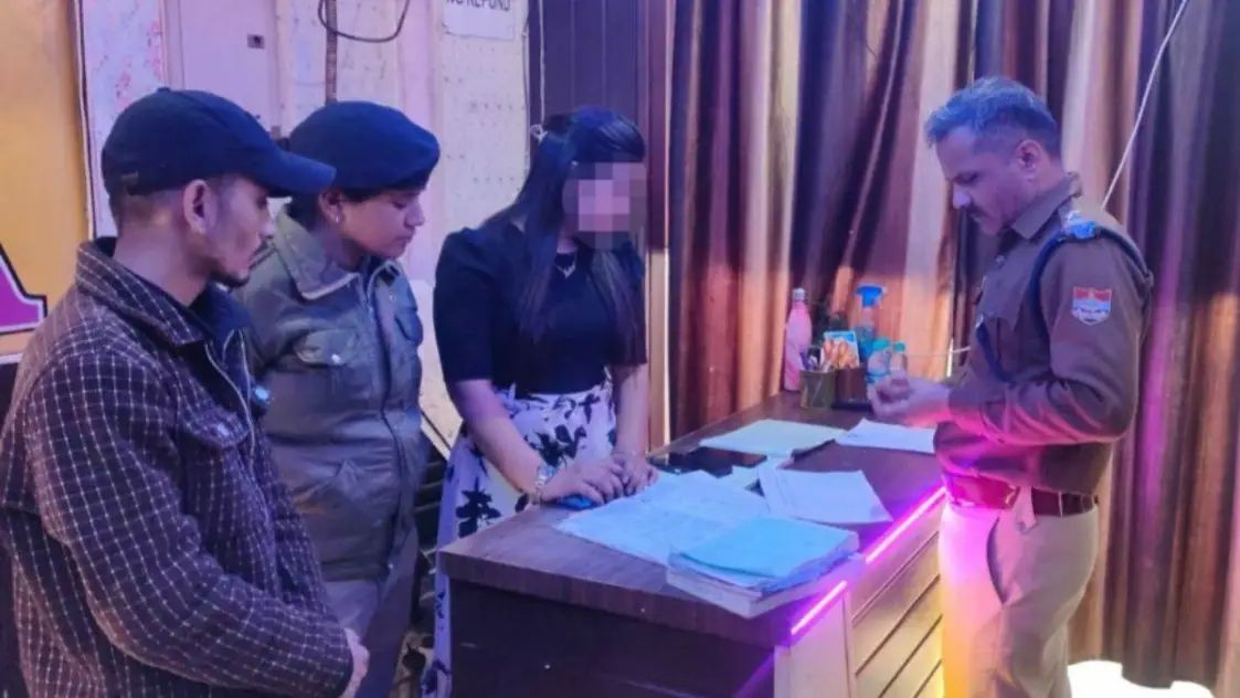 स्पा सेंटरों पर पुलिस कार्रवाई से मची खलबली,  35 स्पा सेंटर का किया चालान