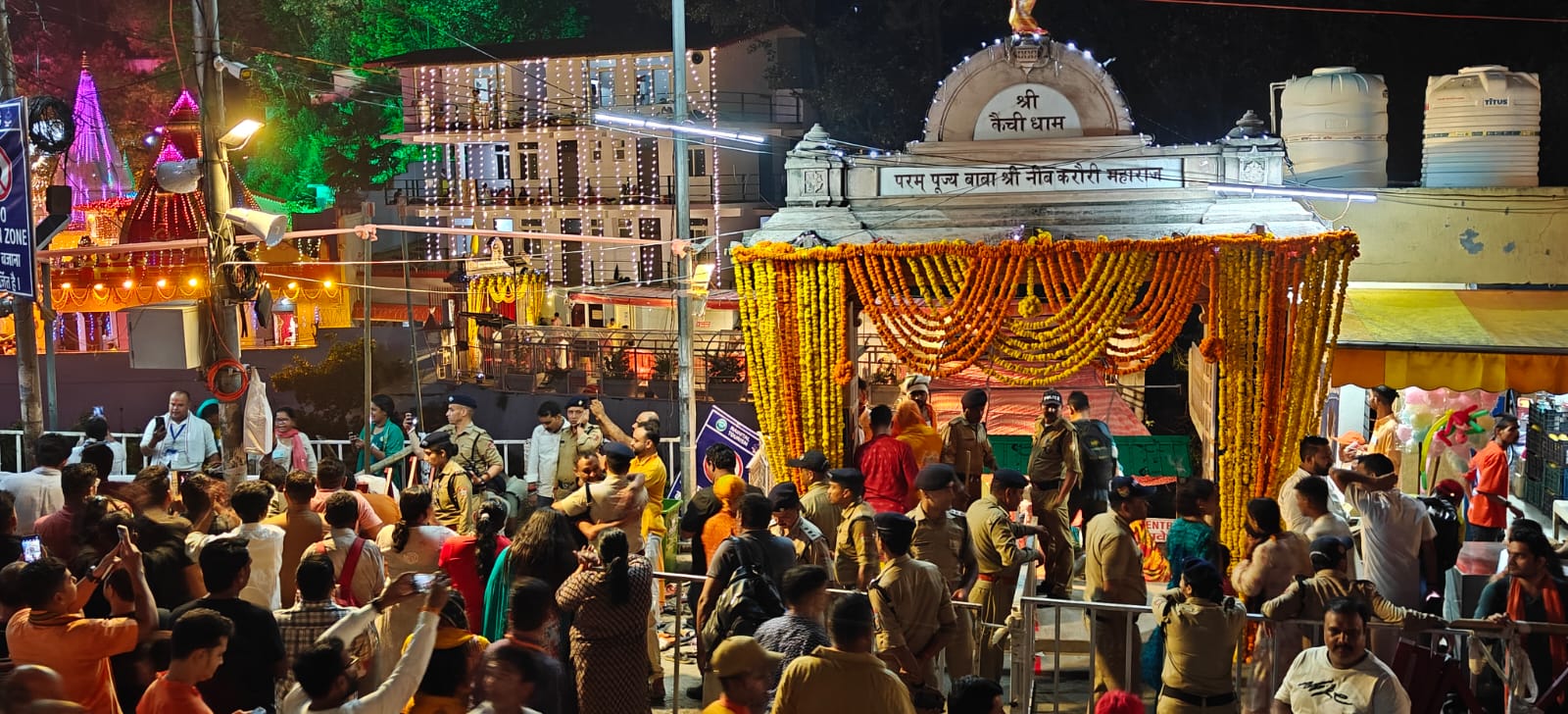 कैंची धाम में उमड़ा आस्था का सैलाब,देश विदेश से श्रद्धालु बाबा के दर्शन के लिए पहुंचे