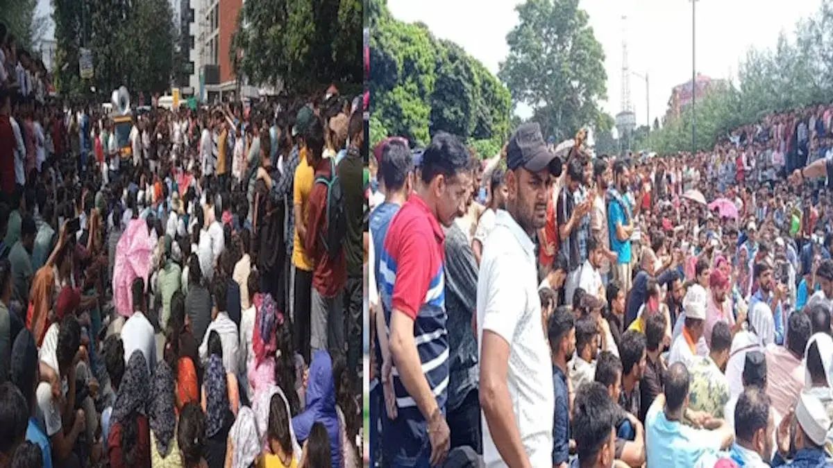 Uksssc पेपर लीक : सड़कों पर उतरे हजारों बेरोजगार, सीबीआई जांच की मांग