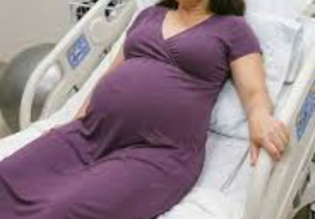 ऑपरेशन कराने से किया इन्कार प्रसव में चली गई गर्भवती की जान